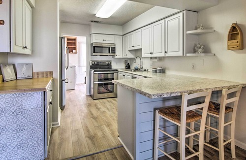 Thunderbolt House | Savannah Townhome w/ Deck - 15 Mi to Beach!