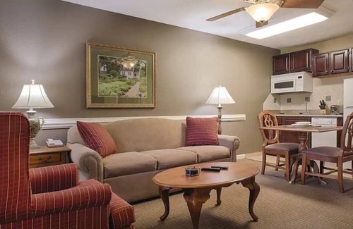 Williamsburg Resort | Save on your Stay in the Heart of Williamsburg