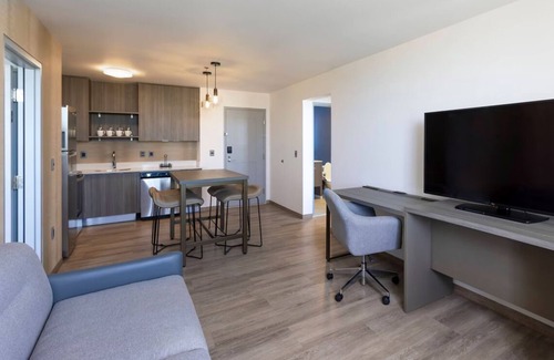 Zona Hotelera Hotel | Savor An Exhilarating Experience! Pet-friendly Property w/Pool. Free Parking