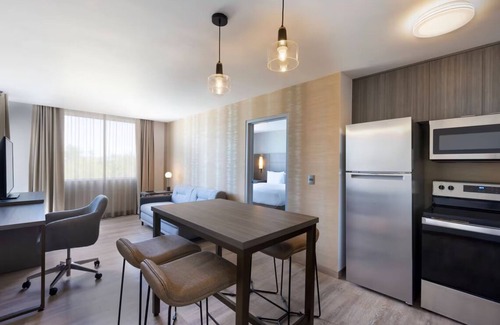 Zona Hotelera Hotel | Savor An Exhilarating Experience! Pet-friendly Property w/Pool. Free Parking
