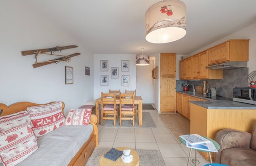 Viel-Alpe Apartment | Savoyard Family Chalet - Huez Center