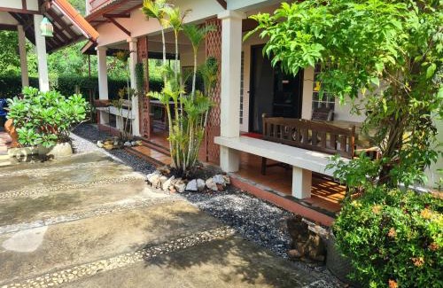Chakphong Apartment | Sawaddee Holland