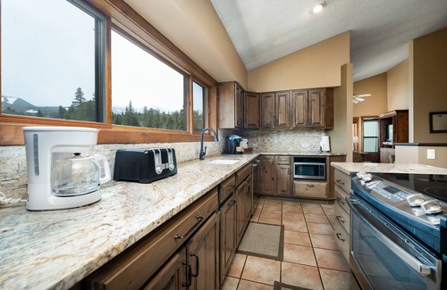 Historic District Condo | Sawmill Creek Blue Moose Condo: Ski-In, Walk to Main St