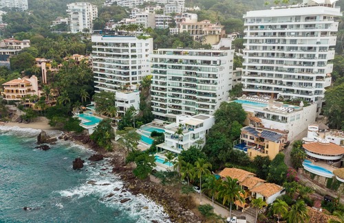 Conchas Chinas Condo | Sayan Tropical Beachfront
