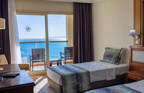 Kusadasi Hotel | SCALA NUOVA BEACH HOTEL
