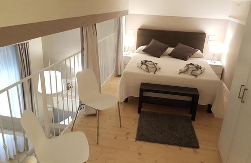 Santa Maria Novella Apartment | Scala Suite