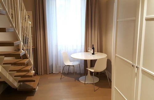 Santa Maria Novella Apartment | Scala Suite