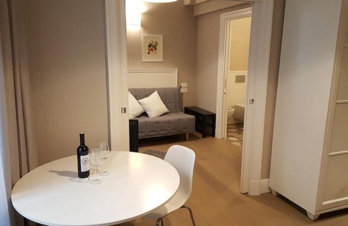Santa Maria Novella Apartment | Scala Suite