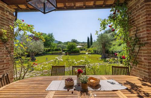 Tenaglie Villa | Scappo in Umbria, casale della quiete