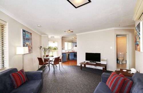 Scarborough Apartment | Scarborough Beach Front Resort - Shell Seven