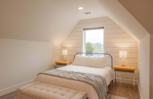 Austin Apartment | Scarlet Ridge Retreat | Near DT Austin, Wineries & More!