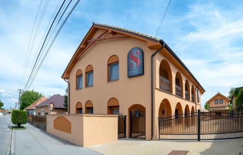 Velky Meder House | Scarlett Pension & Restaurant
