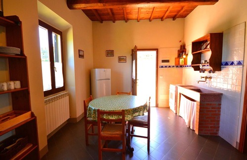 Figline e Incisa Valdarno Apartment | Scenic Apartment with Pool