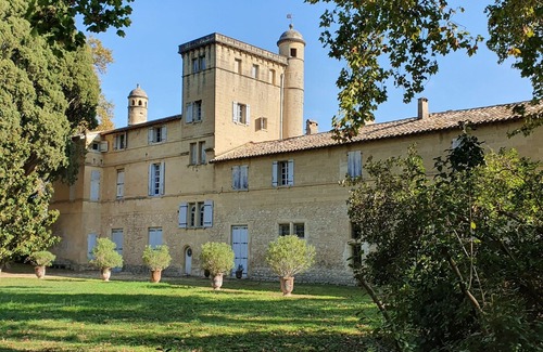 Aimargues Apartment | Scenic Apartment in Aimargues with Private Swimming Pool