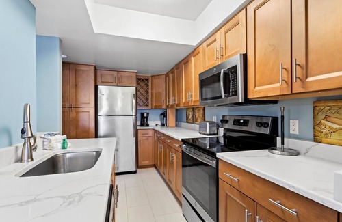 Madeira Beach Condo | Scenic Beach View - Balcony - Madeira Norte #213