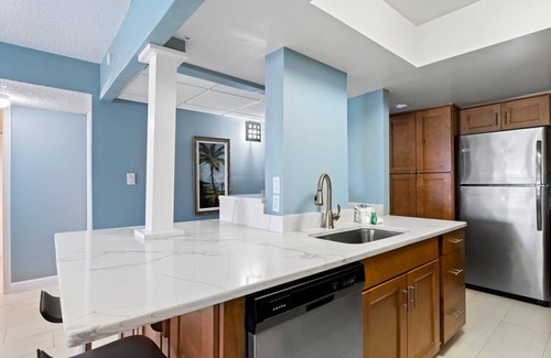 Madeira Beach Condo | Scenic Beach View - Balcony - Madeira Norte #213
