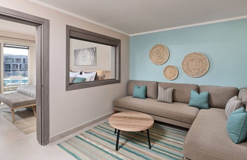 Soma Bay Hotel | Scenic Coastal Suite w/Balcony + Easy Beach Access l 3 Family & Pool-view Rooms
