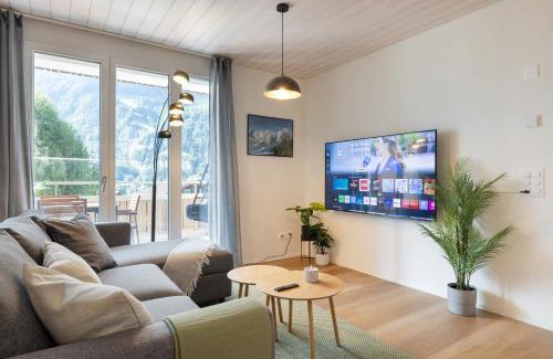 Lungern Apartment | Scenic Holiday Apartment with Balcony Views