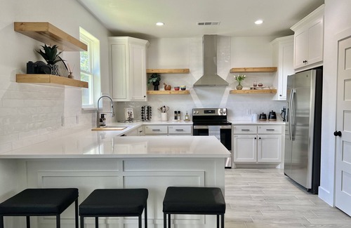 Granbury House | Scenic Retreat W/Playground & Grilling