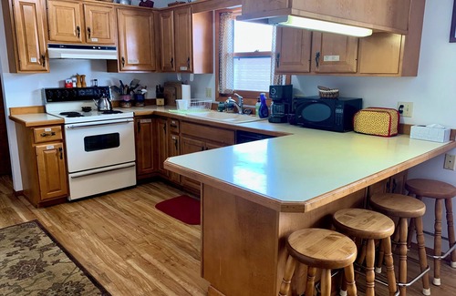 Bozeman House | Scenic Spacious Country Home near Bozeman, Big Sky, Yellowstone Park!