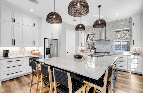 Kingsland House | Scenic Sunsets-private pool, boat lift, game room