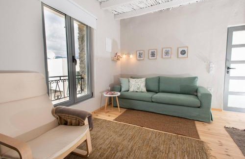 Kouses House | Schefflera Apartment, With Mountain View