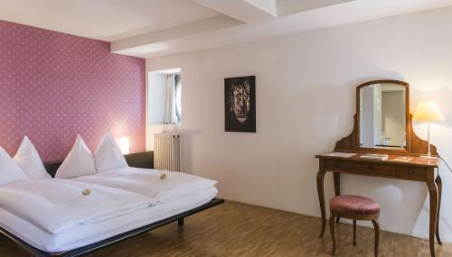 Muenchenwiler Hotel | Schloss Münchenwiler