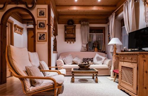 Kastelruth Apartment | SciliarGuestHouse-due piani parcheggio privato