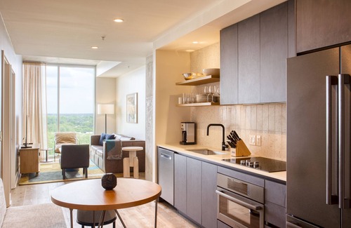 East Cesar Chavez Condo | Scoot by AvantStay | Brand New Condo in Austin w/Amazing Amenities
