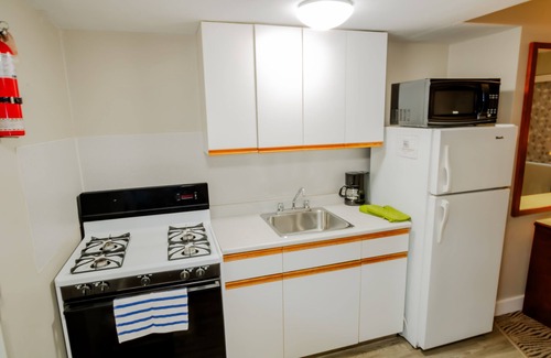 City Centre Hotel | Scott's Inn and Suites
