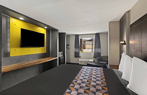 Windsor Park Hotel | Scottish Inns Austin Downtown