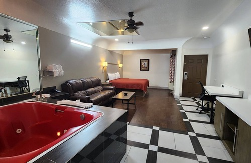 Clodine Hotel | Scottish Inns & Suites Sam Houston Pkwy