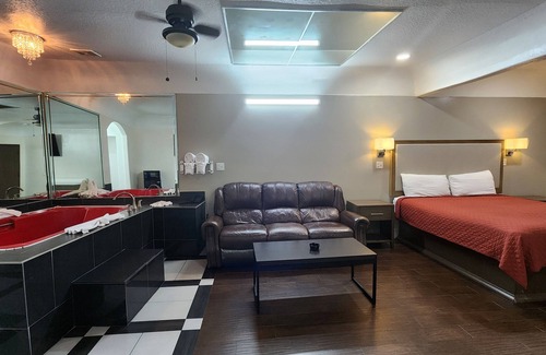 Clodine Hotel | Scottish Inns & Suites Sam Houston Pkwy