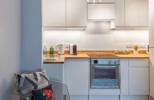 Leith Apartment | Scottish Stays - The Allanfield Apartment