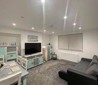 Perth Apartment | Scottish stunning home stay with free parking and pet friendly