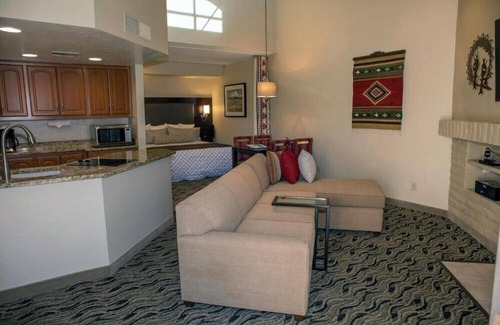 Arcadia Apartment | Scottsdale Camelback Resort Stylish Studio with Hot Tub