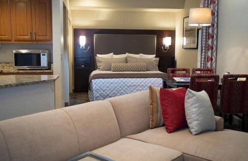 Arcadia Apartment | Scottsdale Camelback Resort Stylish Studio with Hot Tub