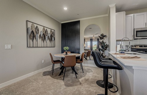North Scottsdale Apartment | Scottsdale Getaway 2BR/2BA Pool Gym Free Parking
