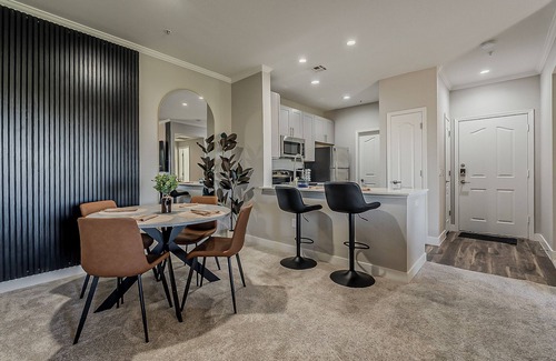 North Scottsdale Apartment | Scottsdale Getaway 2BR/2BA Pool Gym Free Parking