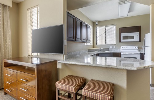 Scottsdale Links Resort | Scottsdale Links Resort - 1 BEDROOM 1 KING SUITE WITH SOFABED