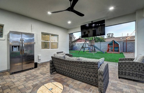 Waltann Villa | Scottsdalestays 12BR-8BA Multimillion Estate-500K Pool-Best Available for Groups