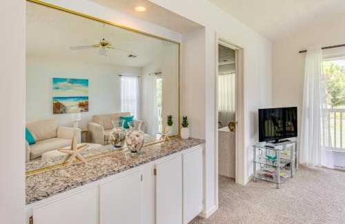 Carolina Forest Apartment | Screened Porch and Community Perks Myrtle Beach Gem