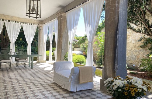Vilagarcia de Arousa Villa | SEÑORIAL HOUSE ON THE COAST WITH WONDERFUL PORCH