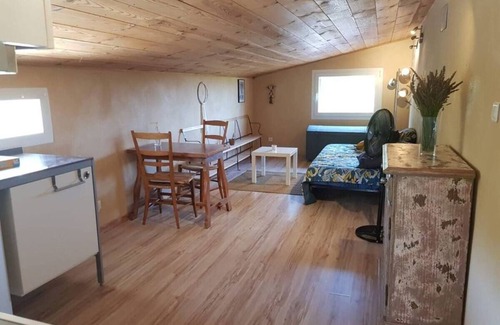 Paulhan Apartment | Se Ressourcer au Cœur D'un mas Oléicole