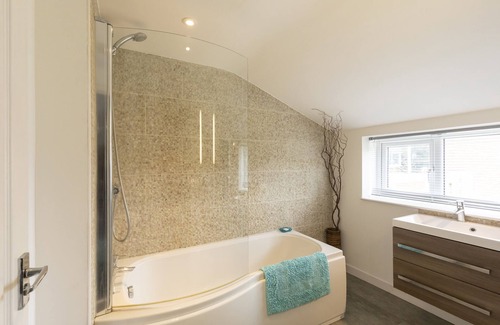Borth Cottage | Sea Breaker, Borth and Ynyslas