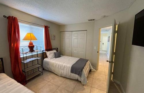 Palm Beach - West Palm Beach Apartment | Sea Breeze-2 BR Apartment- Centrally Located