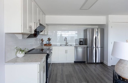 Regional District of Nanaimo Apartment | Sea Breeze: Relaxation with a View with A/C