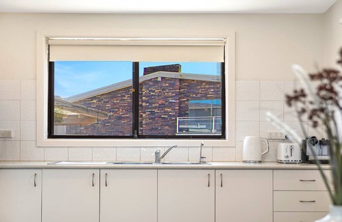 Umina Beach House | Sea Breeze Retreat - Beach front