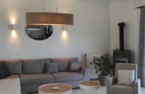 Xiro Chorio Villa | Sea Breeze Villa with stunning sea view near Rethymno town and the beach