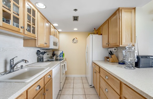 Bethany Beach Condo | Sea Colony Ocean 9th floor condo w/gym, elevator, and shared sauna